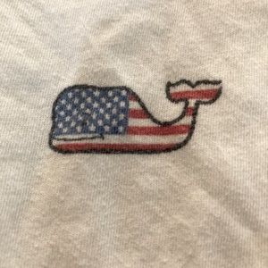 Vineyard vine white tee